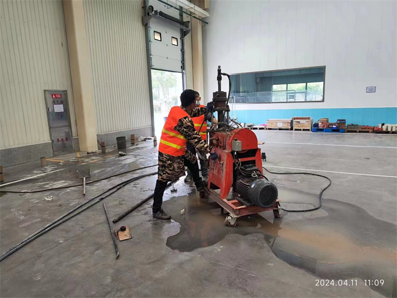 郓城厂房地面下沉塌陷注浆加固施工